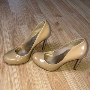 Jessica Simpson nude heels